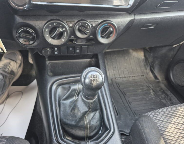 TOYOTA  HILUX 4x4 ***DOUBLE CAB***